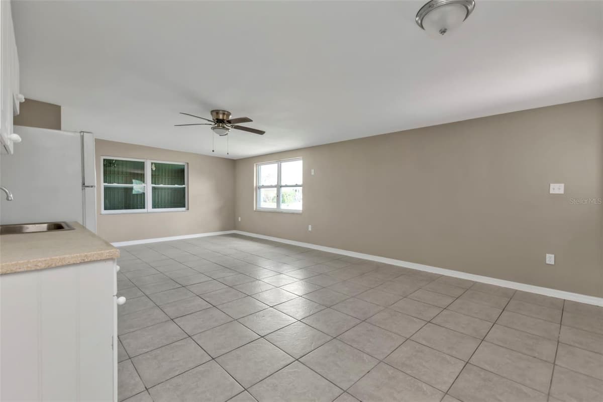 21242 COULTON AVENUE — photo 12 of 23