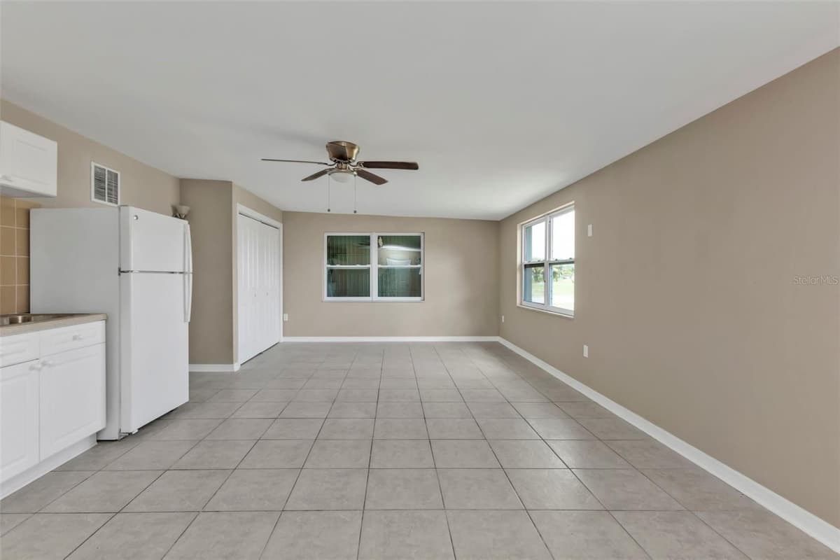 21242 COULTON AVENUE — photo 13 of 23