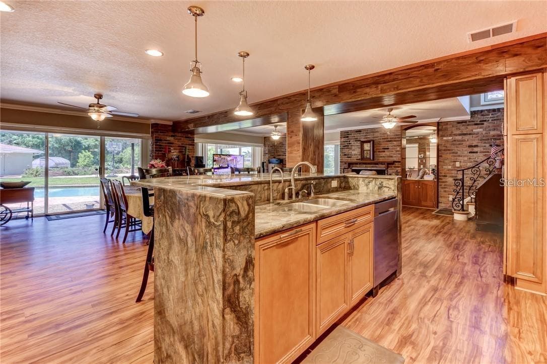 910 KEPLER ROAD — photo 8 of 52