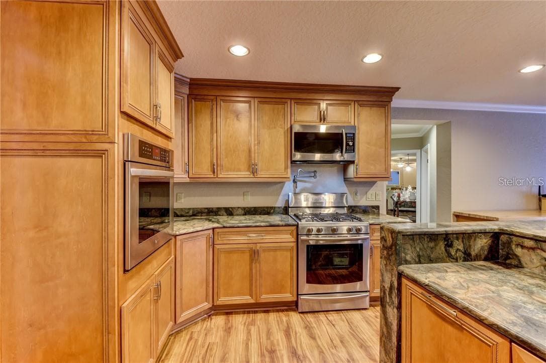 910 KEPLER ROAD — photo 9 of 52