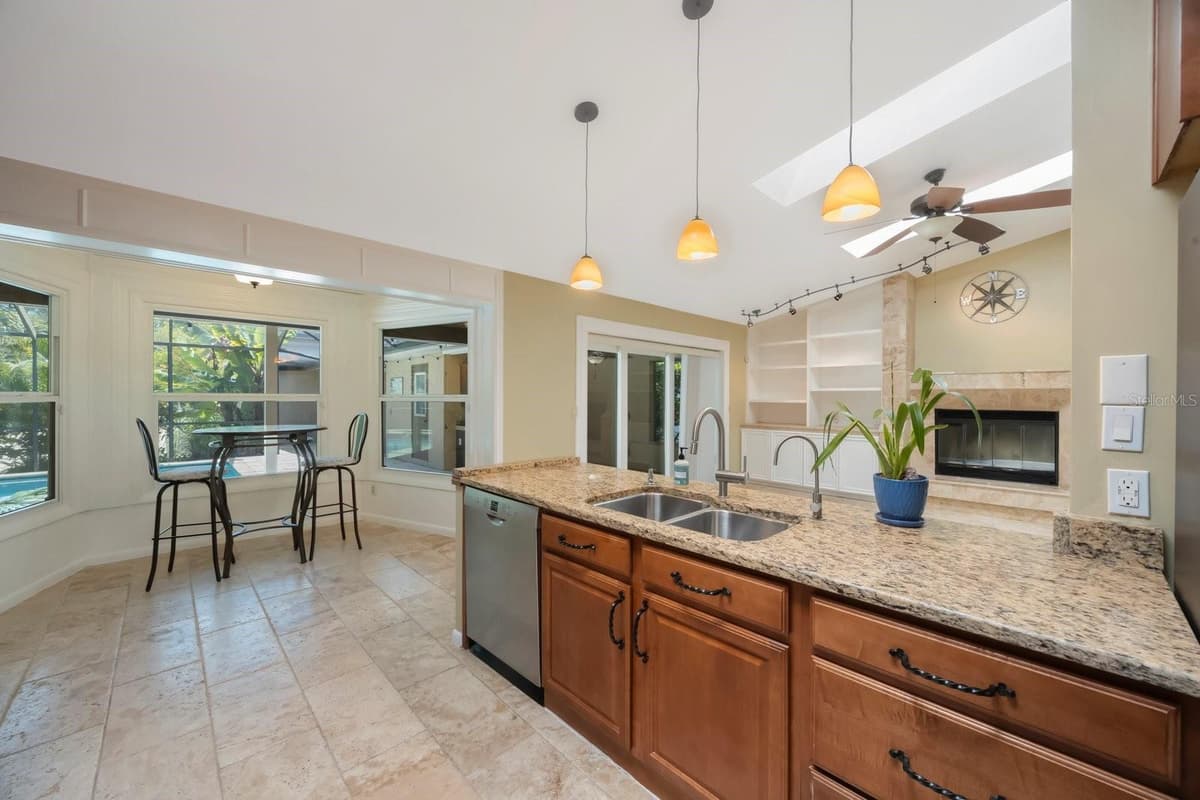 14115 HARBORWOOD DRIVE — photo 12 of 48