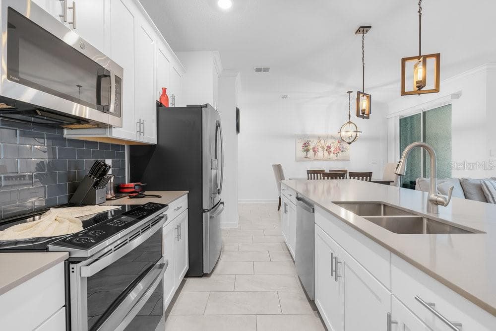 1148 KINGSBARN STREET — photo 9 of 48