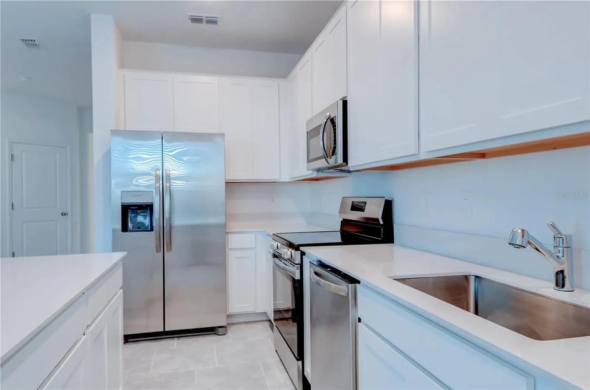 3239 LAURENT LOOP — photo 9 of 28