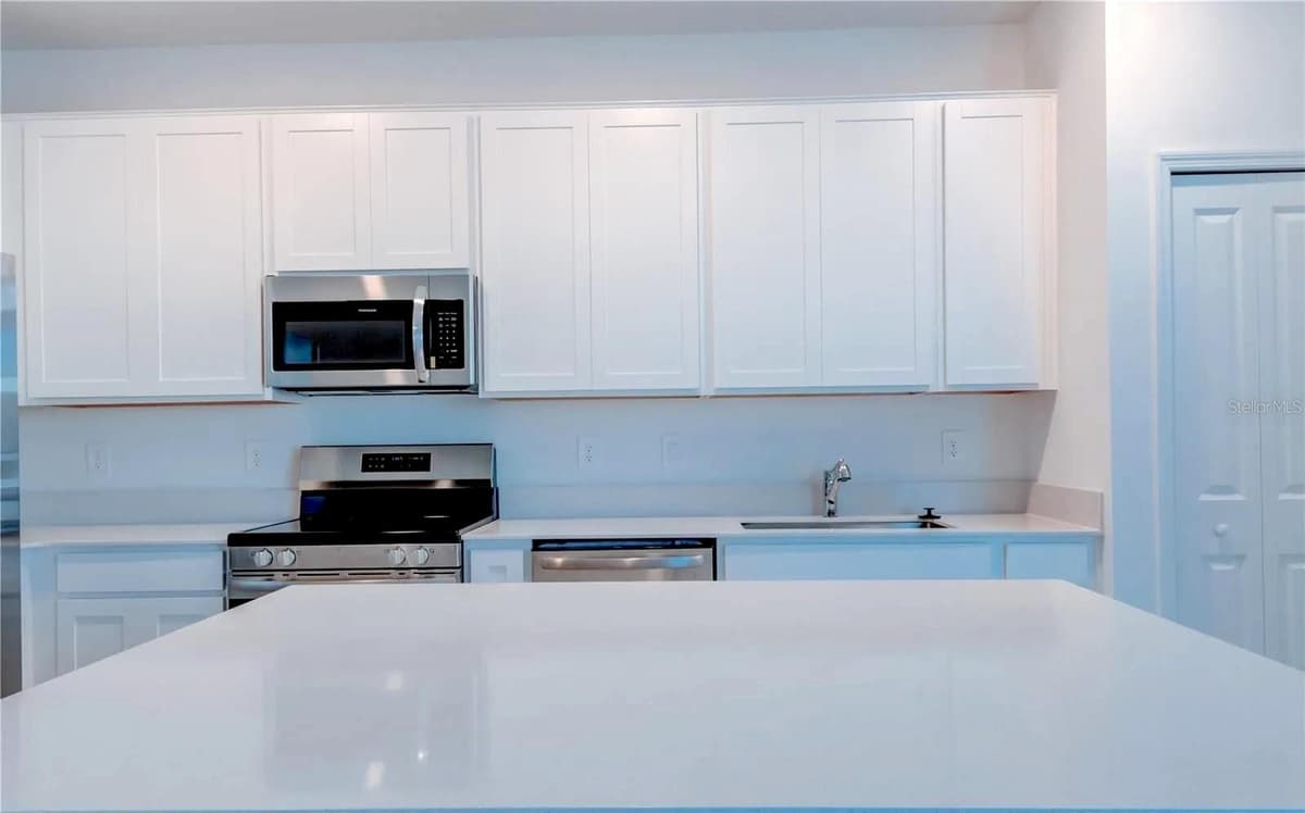 3239 LAURENT LOOP — photo 6 of 28