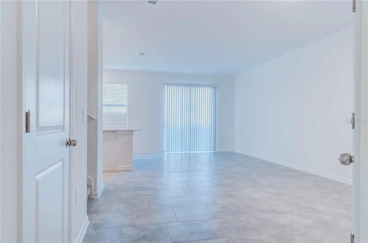 3239 LAURENT LOOP — photo 3 of 28