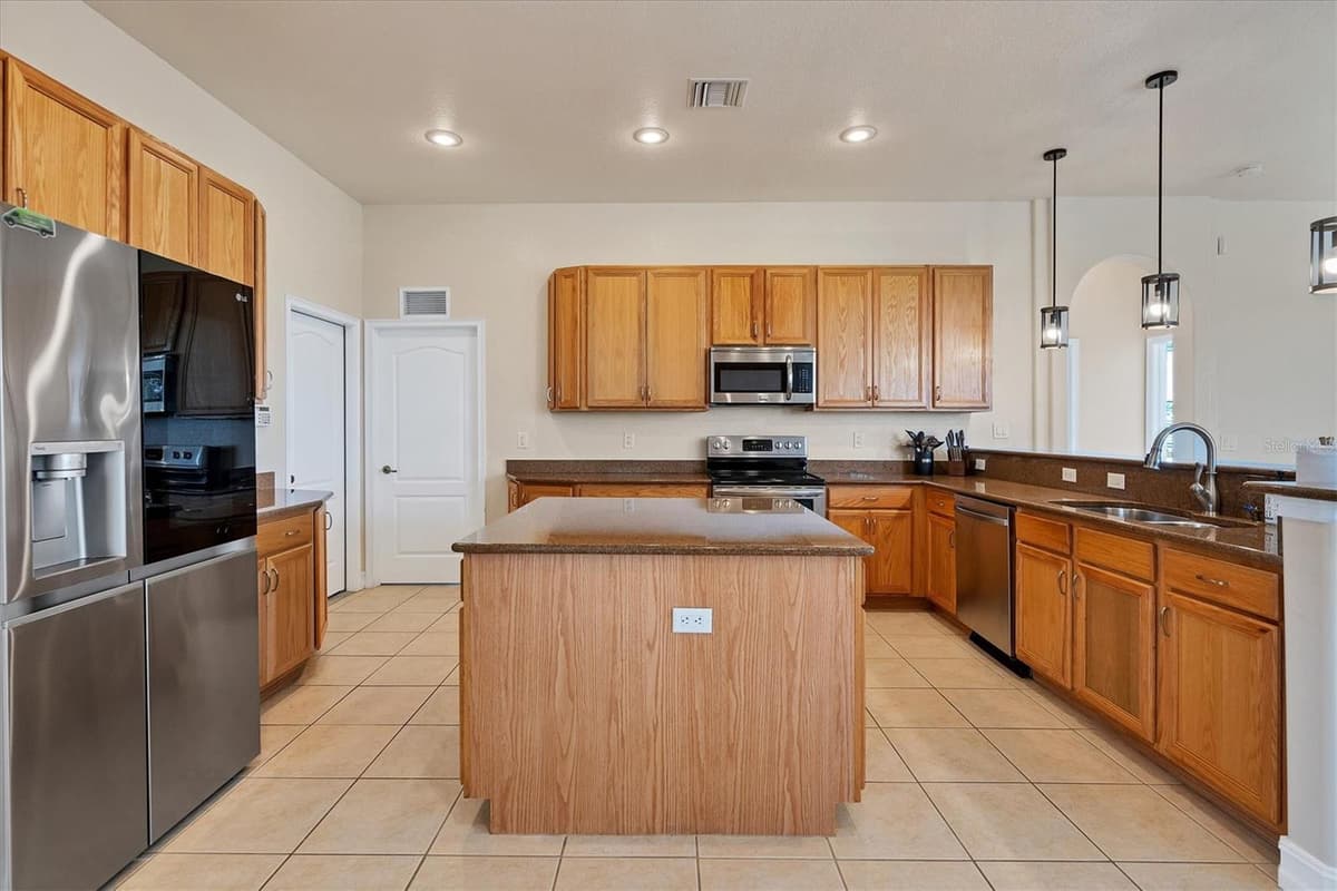 24017 PEPPERCORN ROAD — photo 8 of 38