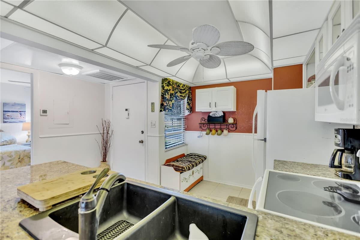 12300 VONN ROAD — photo 8 of 45