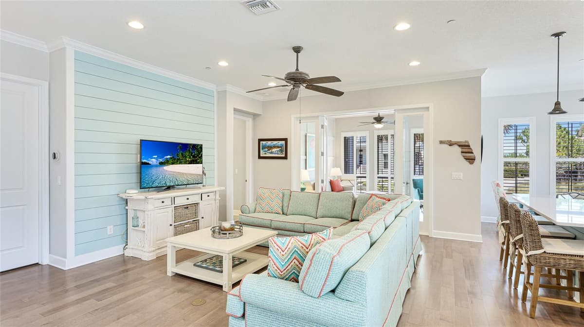 283 SAINT LUCIA DRIVE — photo 13 of 41