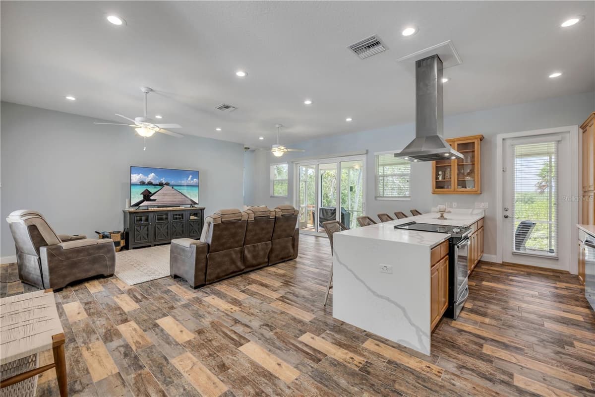 1804 SAXON DRIVE — photo 10 of 73