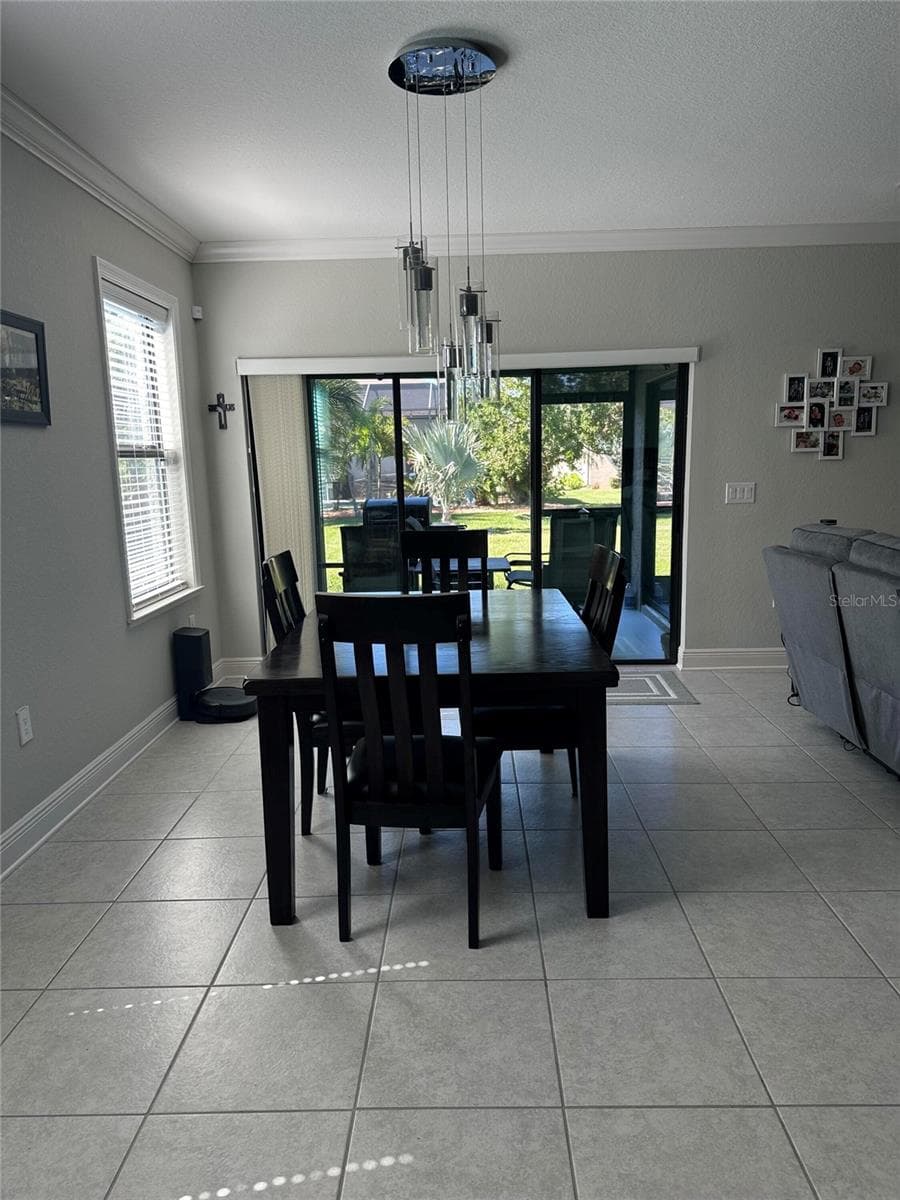 2137 APIAN WAY — photo 15 of 25