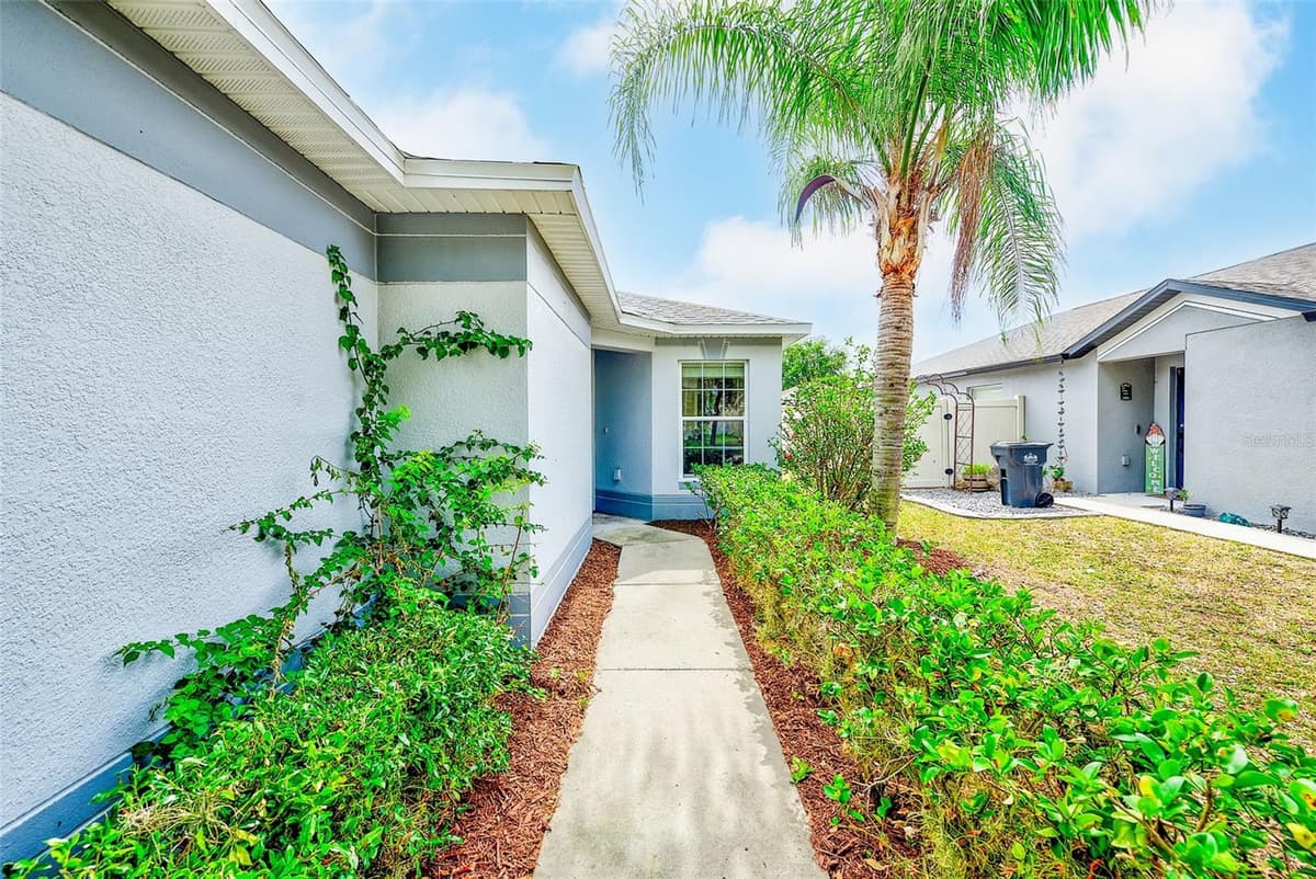 15410 QUAIL WOODS PLACE — photo 4 of 41