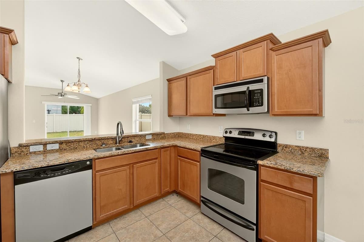 15410 QUAIL WOODS PLACE — photo 15 of 41