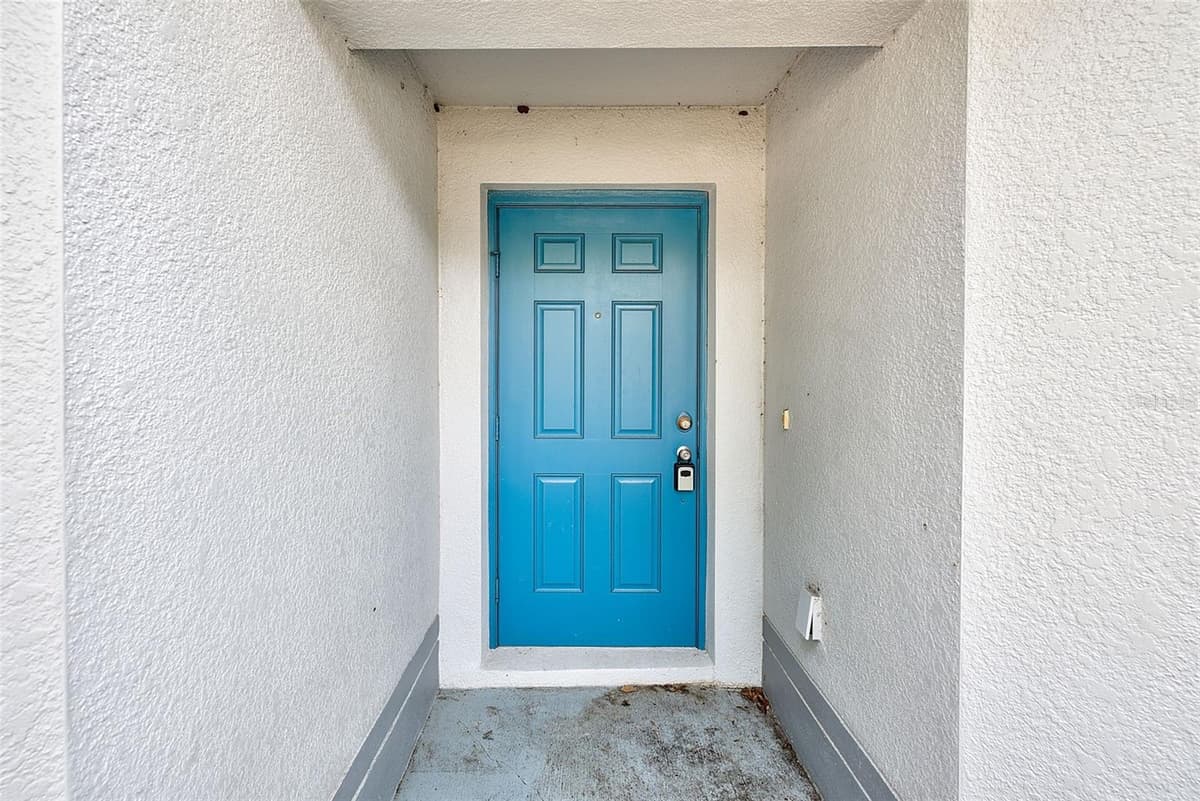 15410 QUAIL WOODS PLACE — photo 5 of 41