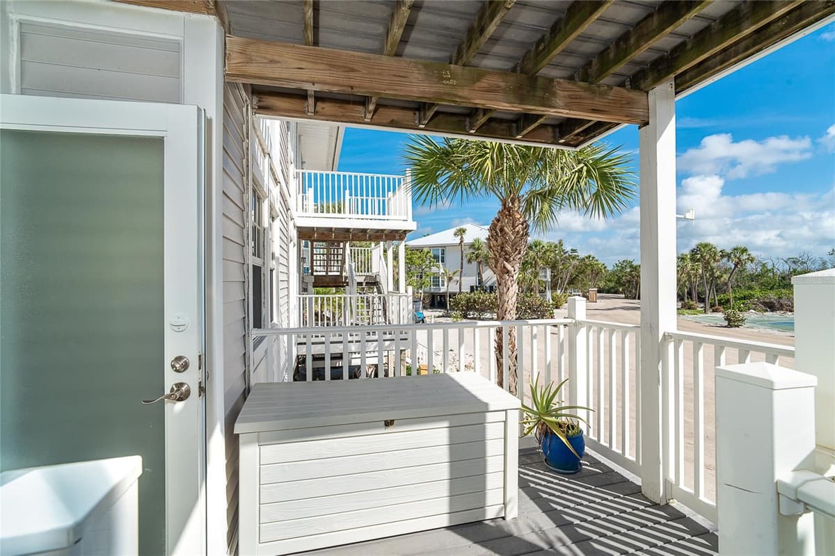 7466 PALM ISLAND DRIVE — photo 4 of 28