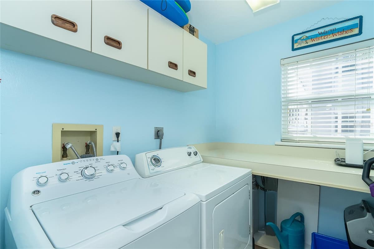 7466 PALM ISLAND DRIVE — photo 6 of 28