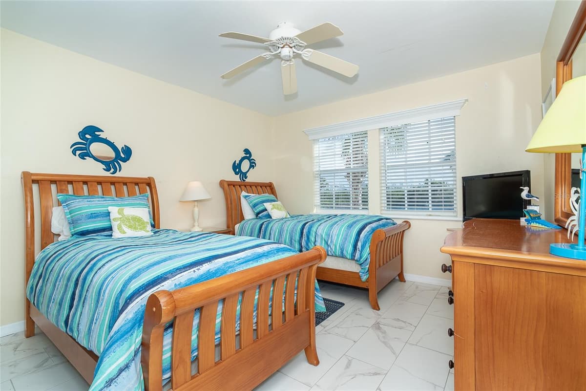 7466 PALM ISLAND DRIVE — photo 8 of 28