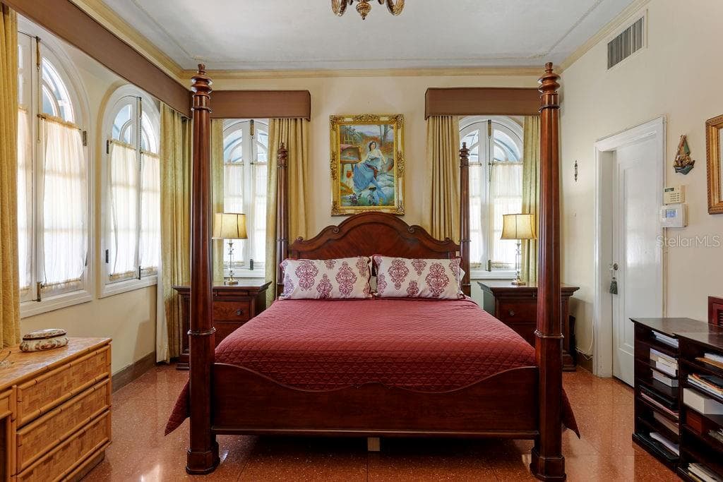 1404 VILA MAYO — photo 12 of 17