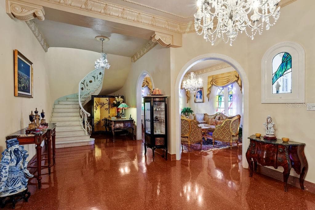 1404 VILA MAYO — photo 4 of 17