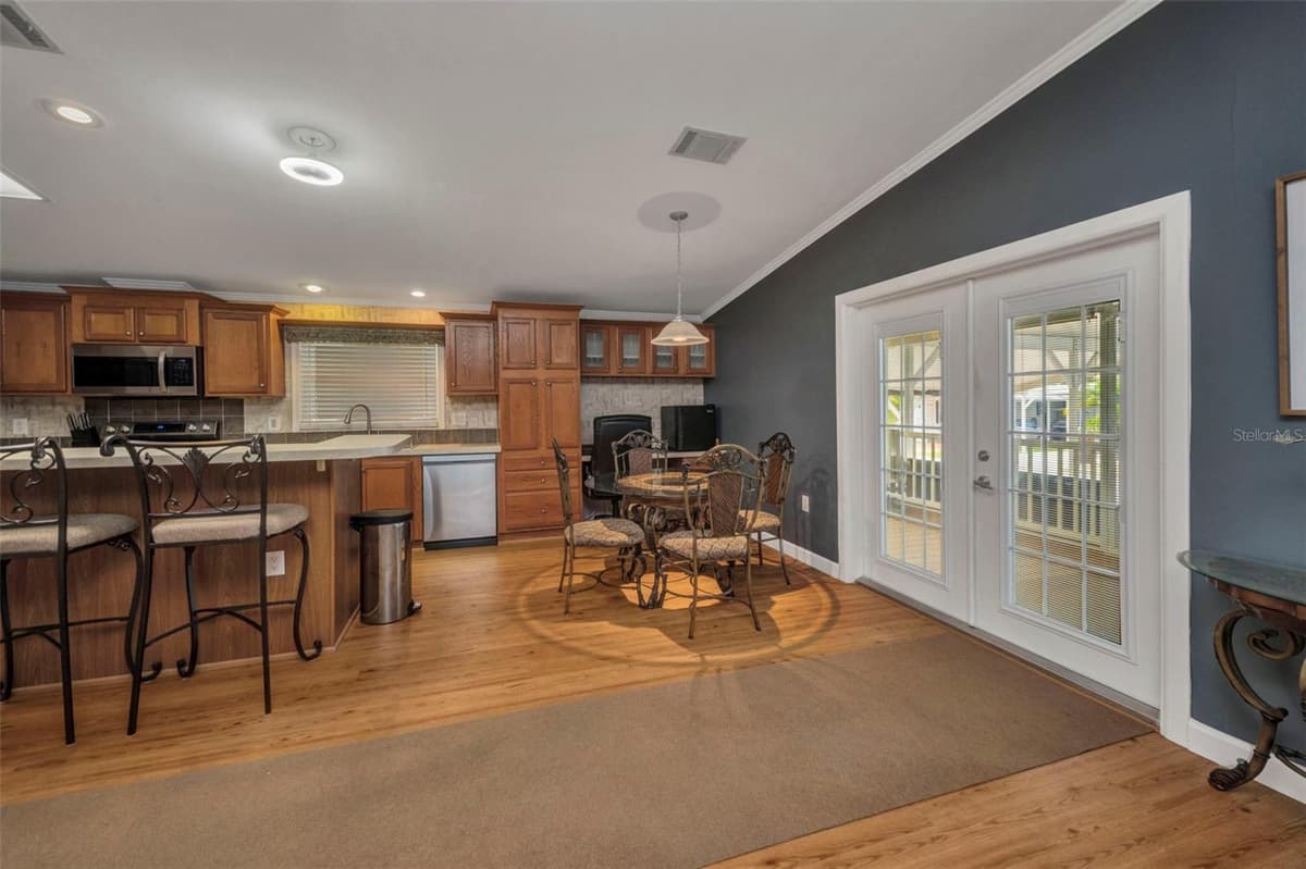 2100 KINGS HWY — photo 4 of 71