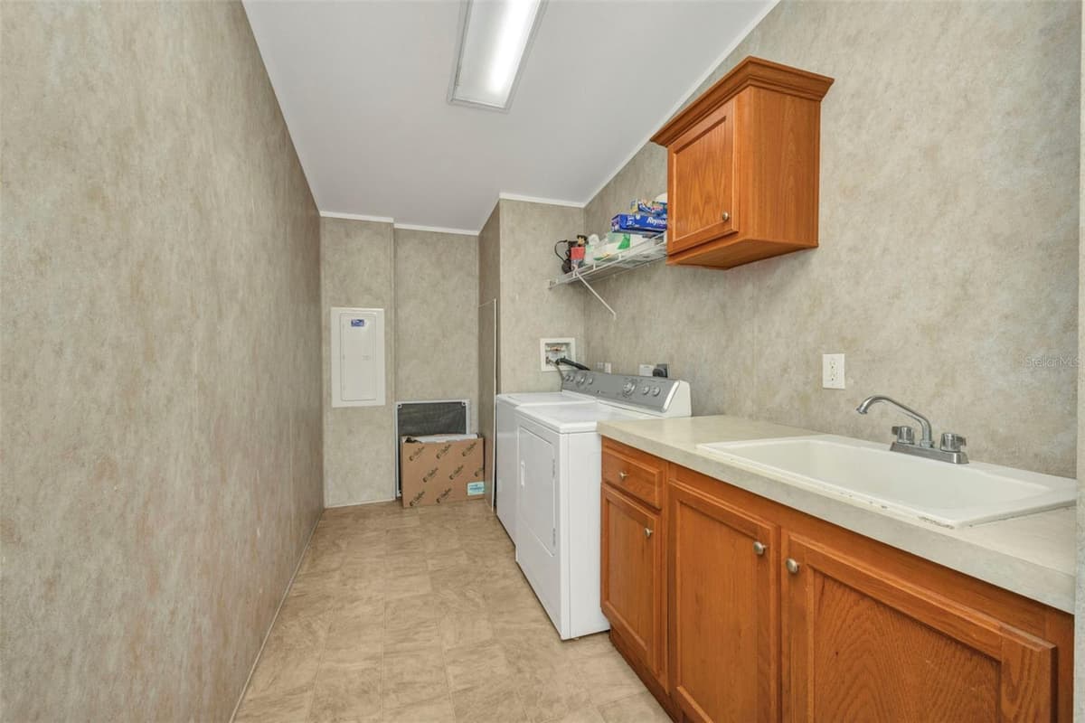 2100 KINGS HWY — photo 17 of 71