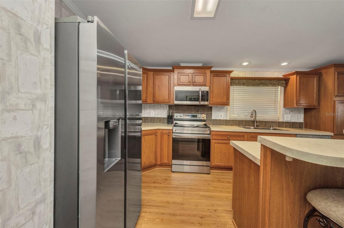 2100 KINGS HWY — photo 8 of 71