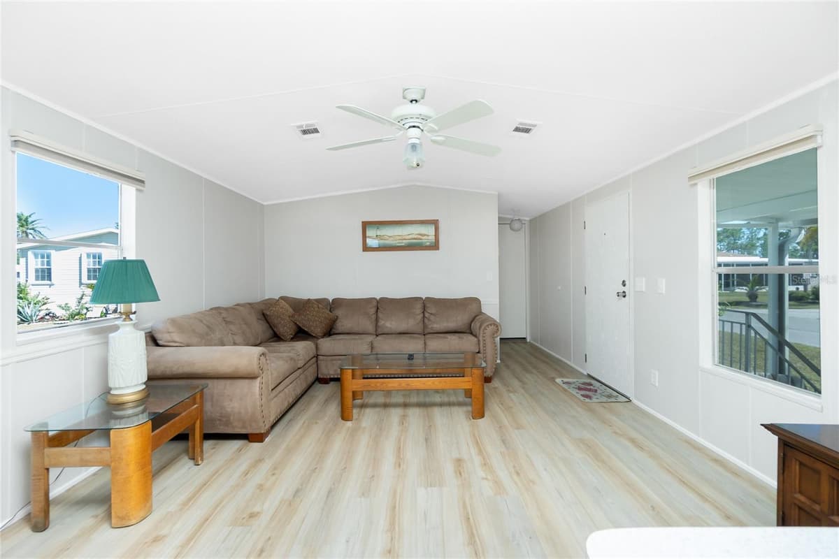 7364 TISA AVENUE — photo 11 of 41