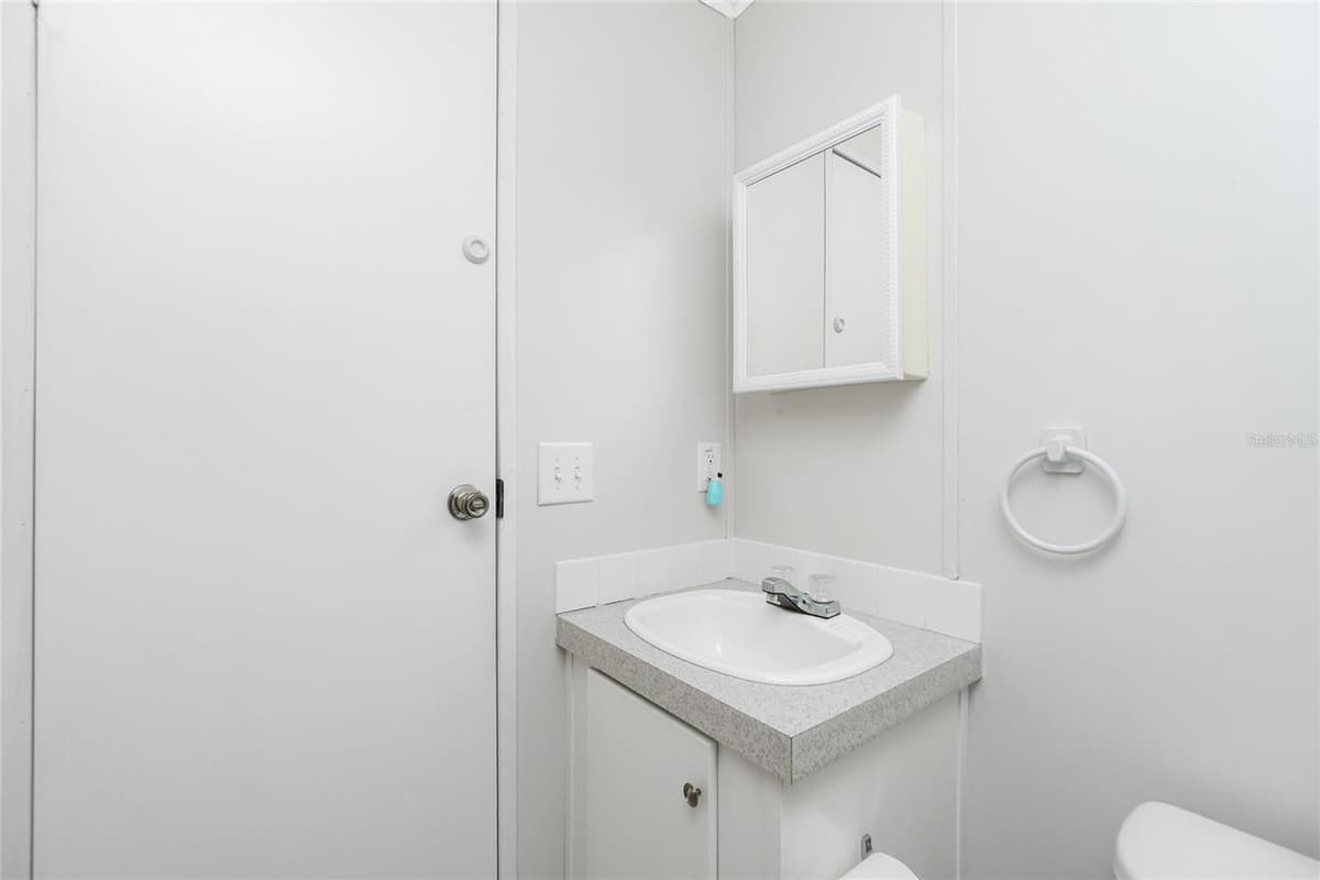 7364 TISA AVENUE — photo 20 of 41