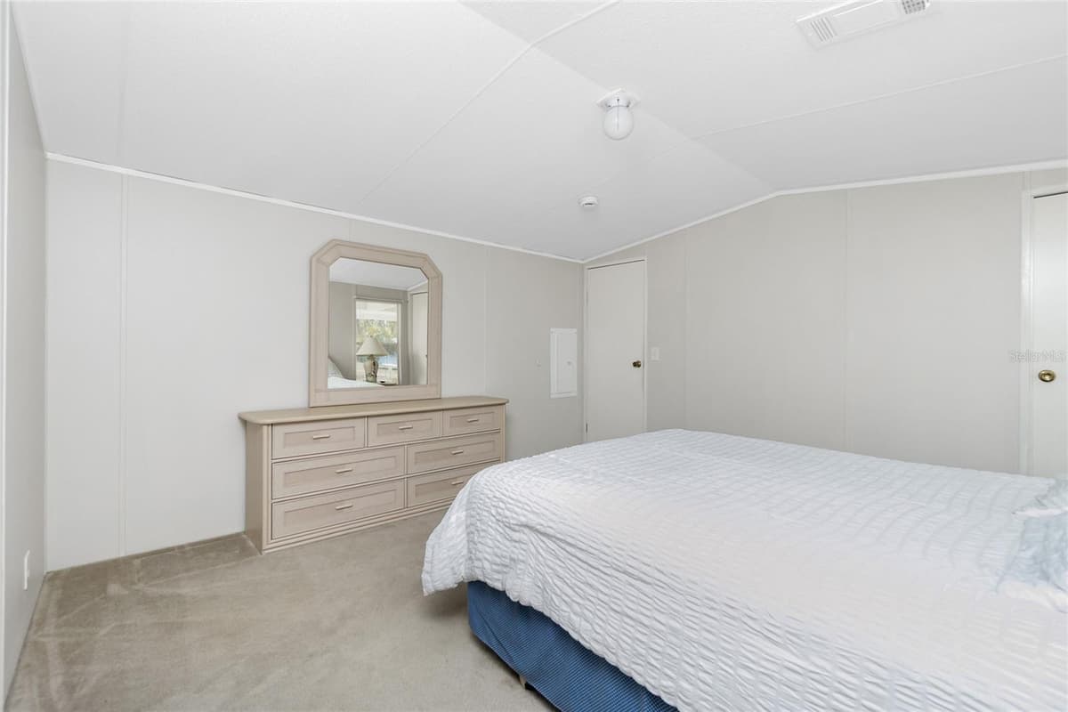 7364 TISA AVENUE — photo 13 of 41