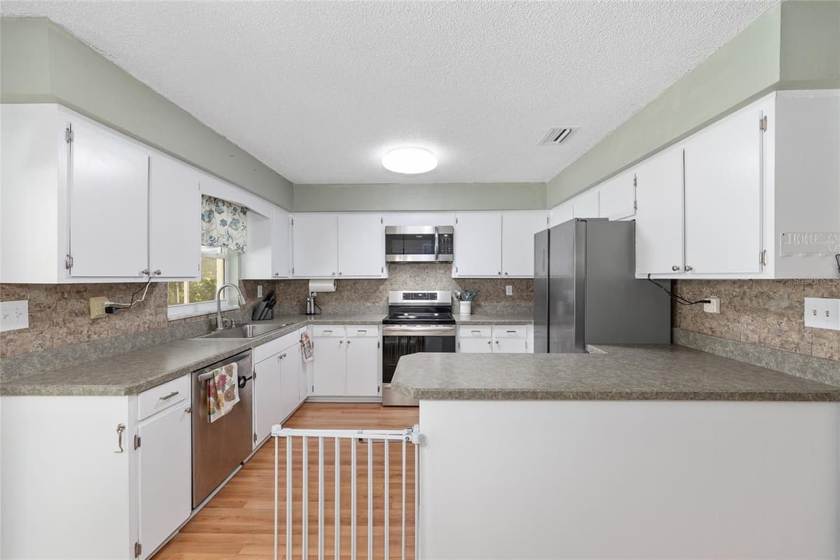 3601 35TH COURT — photo 8 of 21