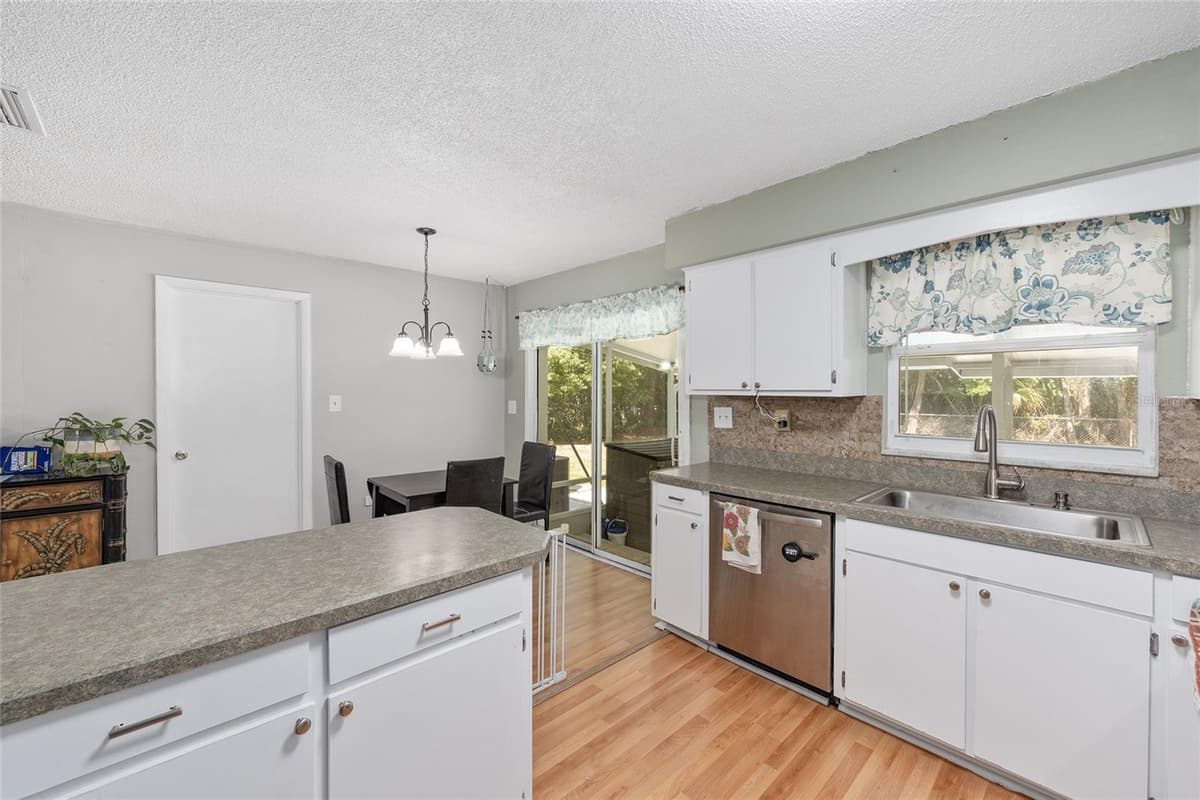 3601 35TH COURT — photo 9 of 21
