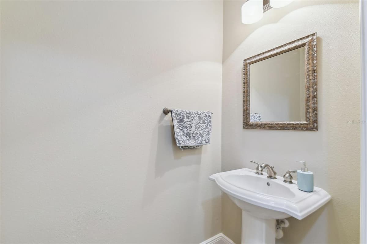 429 VILLA PARK ROAD — photo 32 of 59