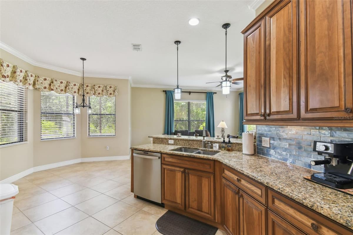 429 VILLA PARK ROAD — photo 15 of 59