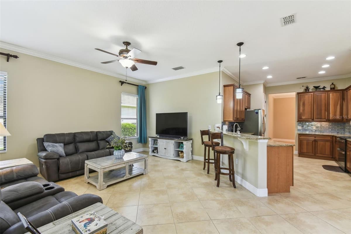 429 VILLA PARK ROAD — photo 9 of 59