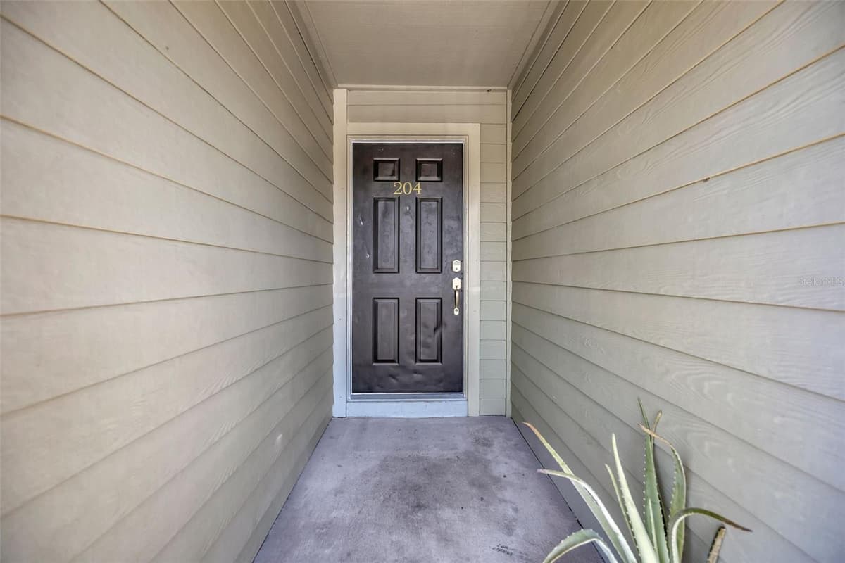 6142 WESTGATE DRIVE — photo 3 of 32