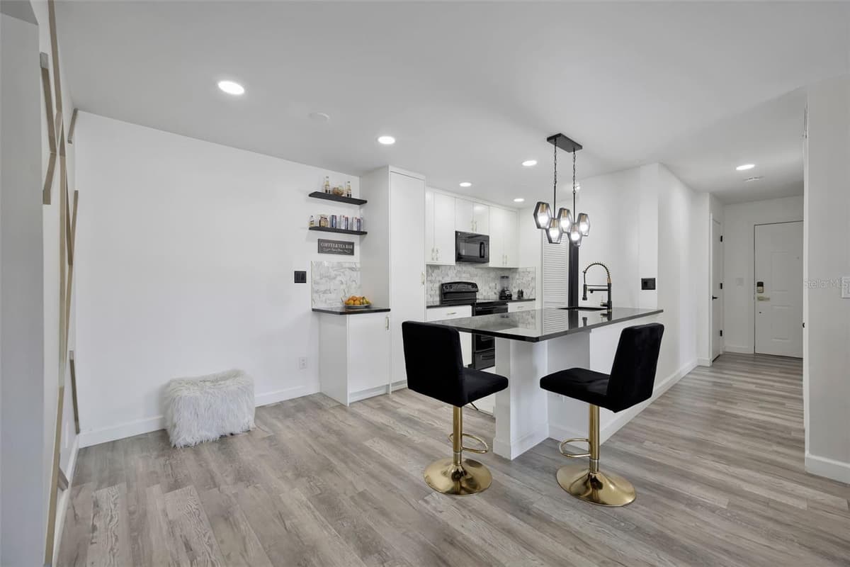6142 WESTGATE DRIVE — photo 4 of 32