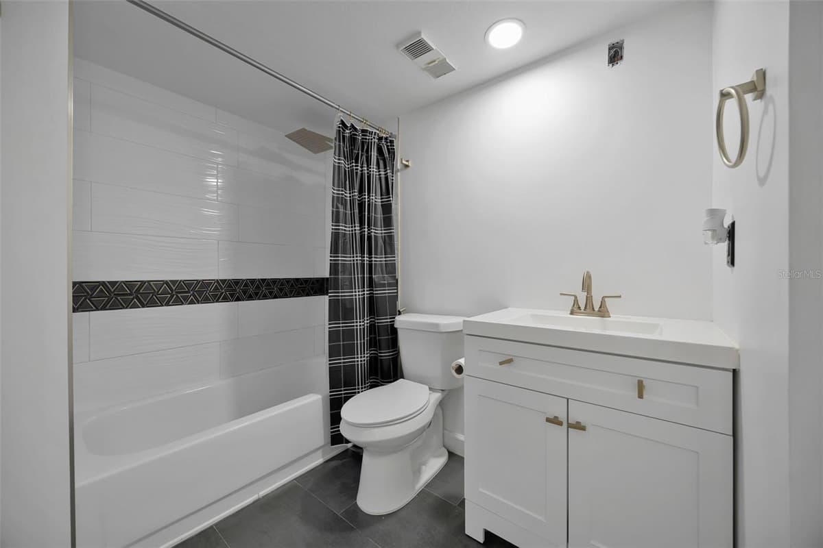 6142 WESTGATE DRIVE — photo 17 of 32