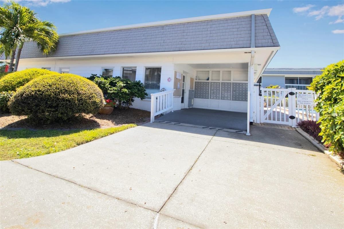22375 EDGEWATER DRIVE — photo 38 of 58