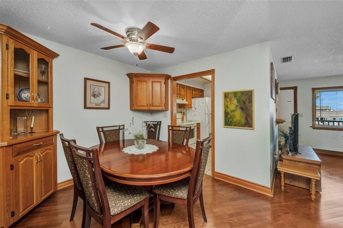22375 EDGEWATER DRIVE — photo 9 of 58