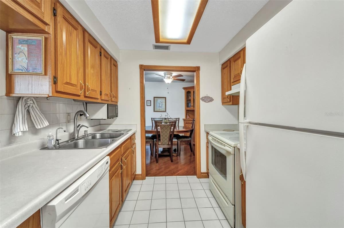 22375 EDGEWATER DRIVE — photo 14 of 58