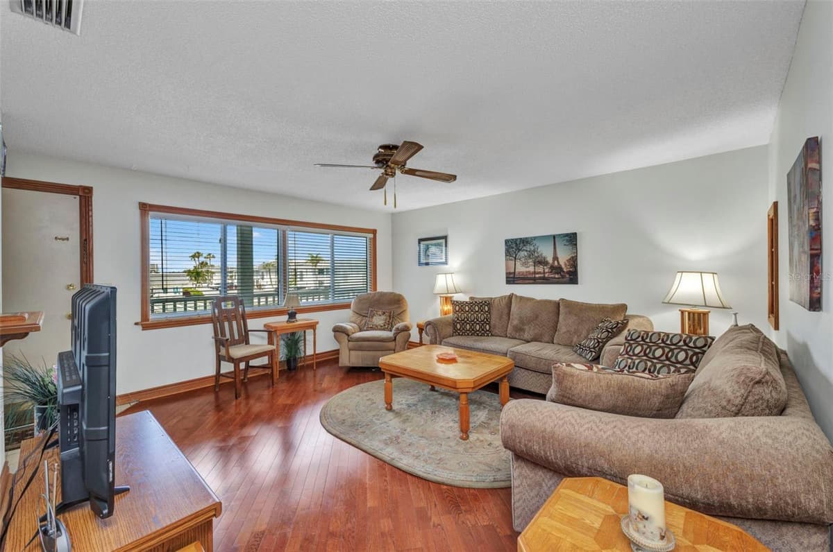 22375 EDGEWATER DRIVE — photo 7 of 58