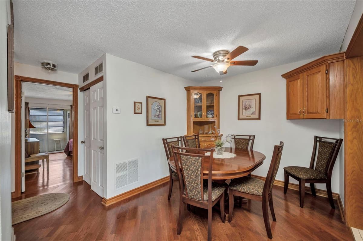 22375 EDGEWATER DRIVE — photo 8 of 58