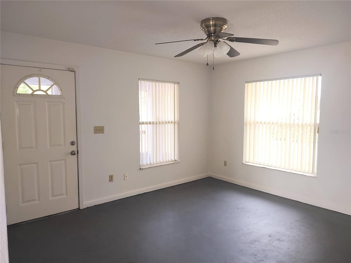 540 MATHIS AVENUE — photo 8 of 27