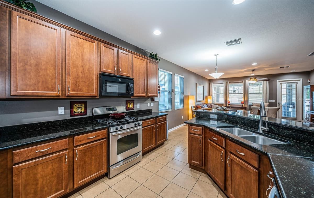 3515 ALBRITTON STREET — photo 4 of 63