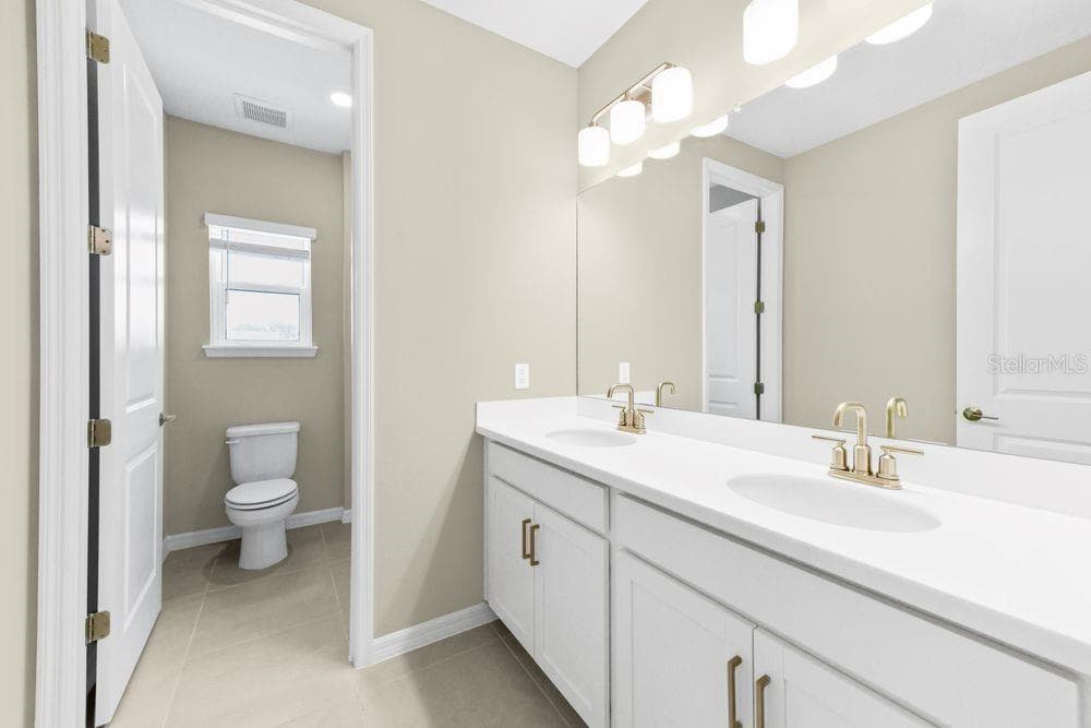 7052 FOXBORO WAY — photo 10 of 26