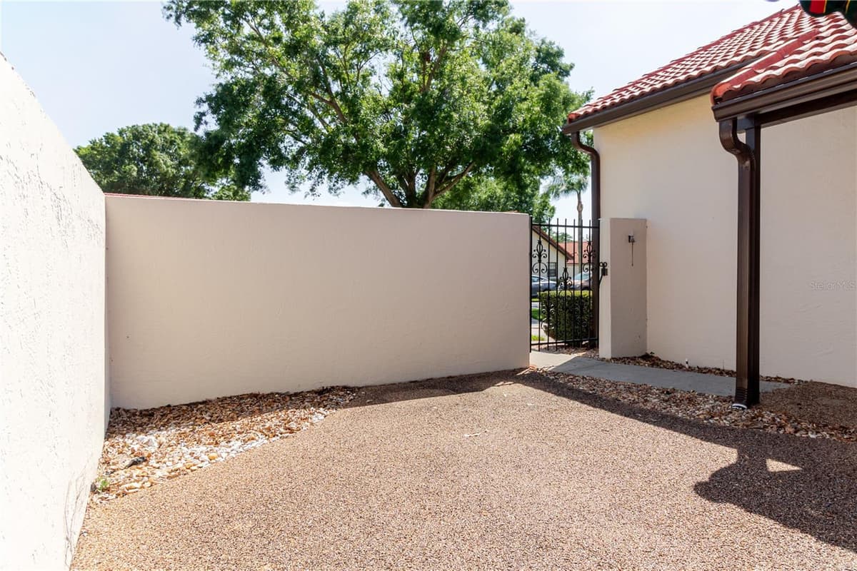 2858 PALO VERDE DRIVE — photo 23 of 34