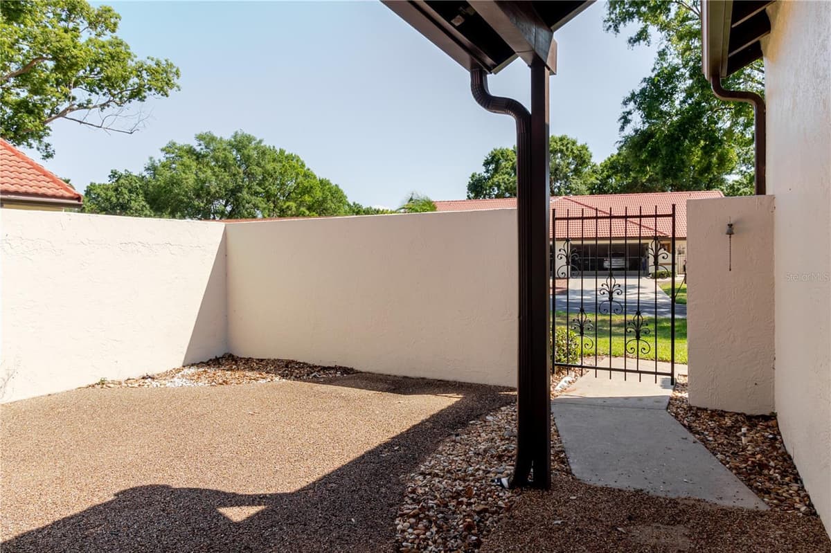 2858 PALO VERDE DRIVE — photo 22 of 34