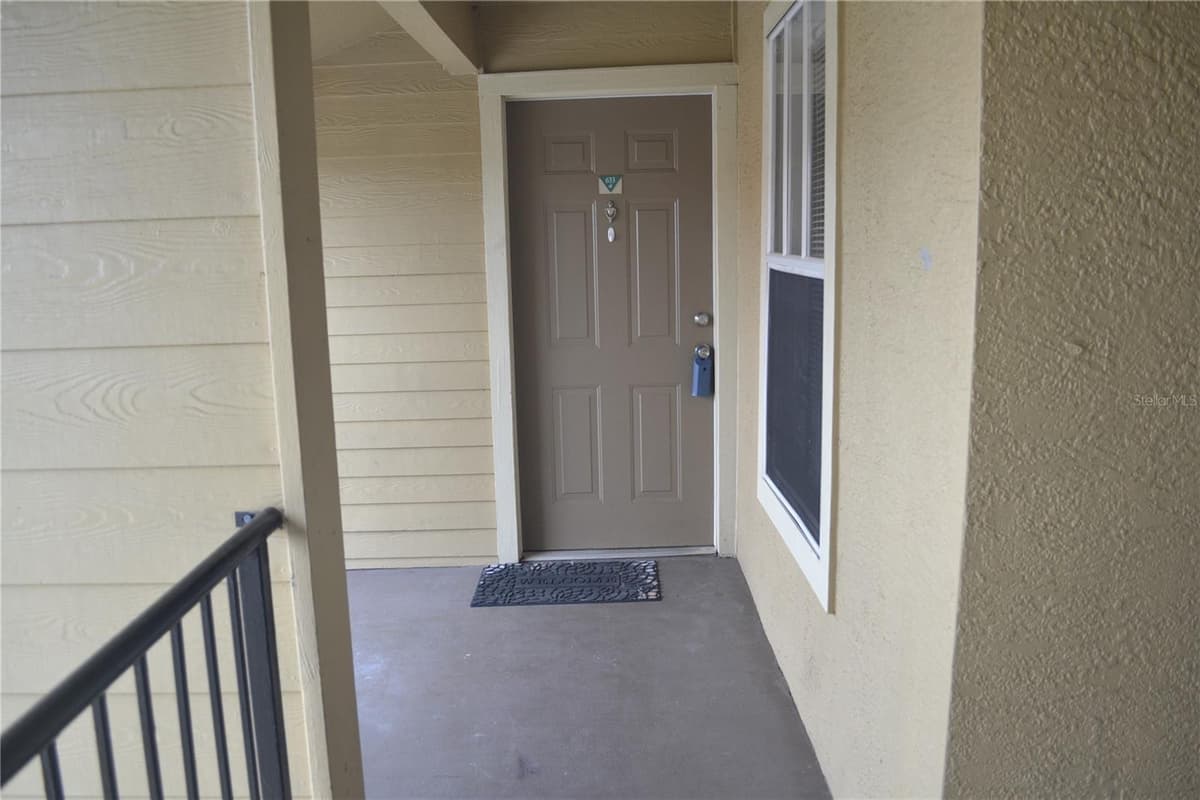 2202 KEY WEST COURT — photo 2 of 33