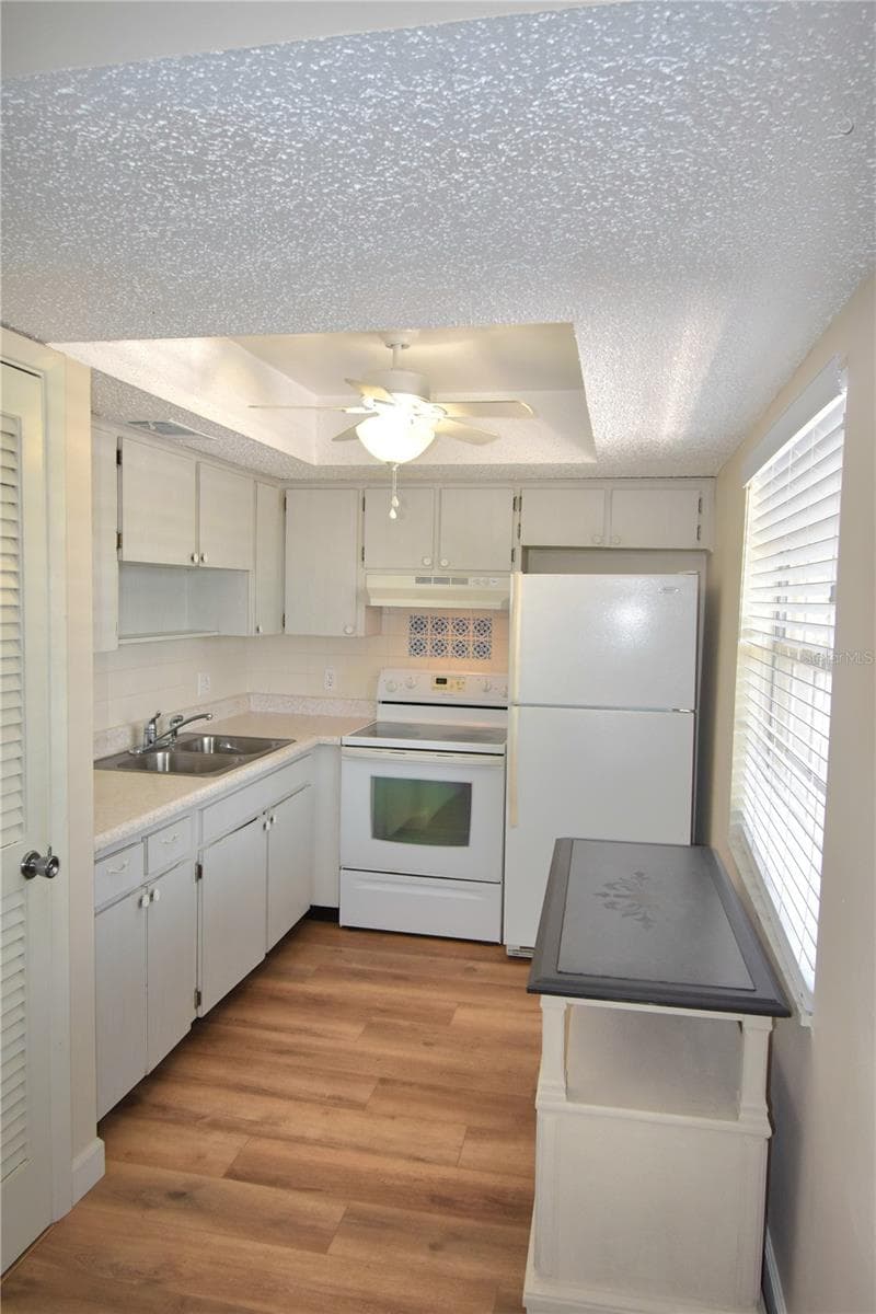 940 VIRGINIA STREET — photo 8 of 24