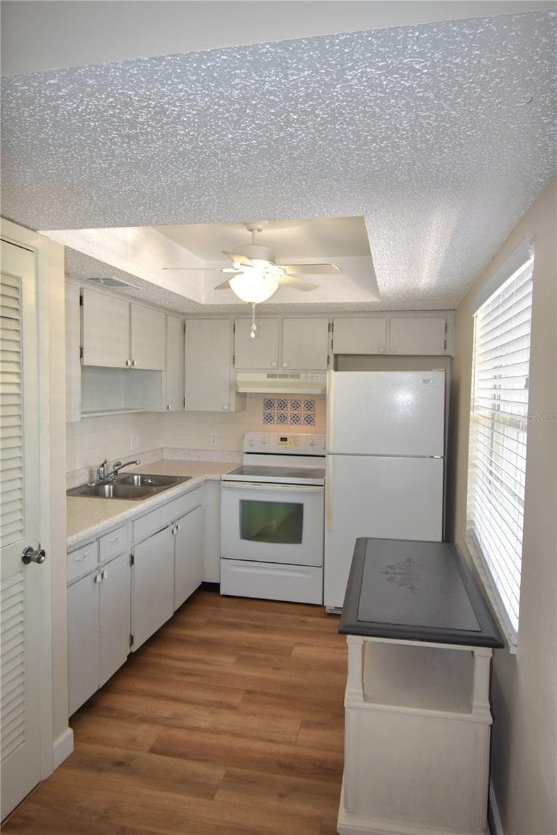 940 VIRGINIA STREET — photo 7 of 24