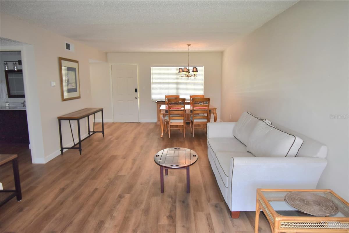 940 VIRGINIA STREET — photo 10 of 24